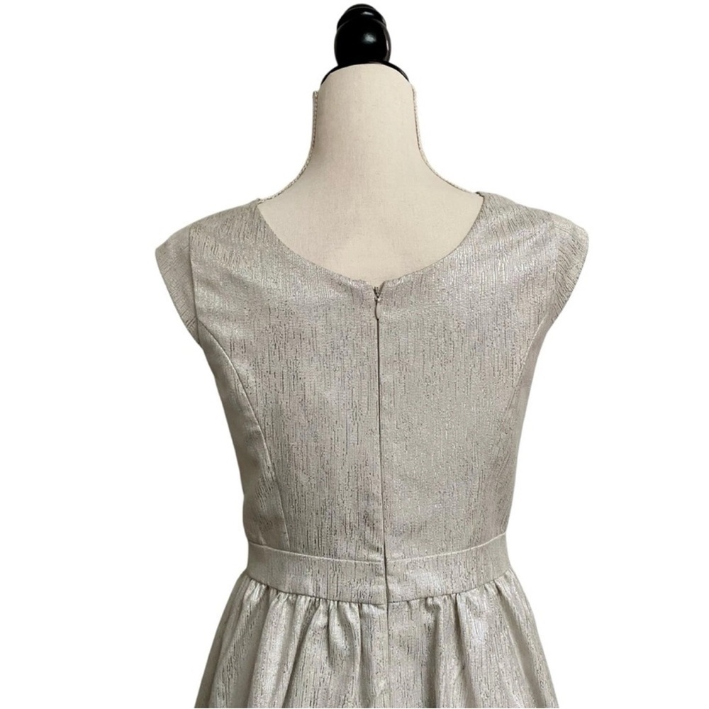 Cynthia Steffe Silver Metallic Fit & Flare Cocktail Dress Bow Waist Size 4 NWT - Picture 9 of 12